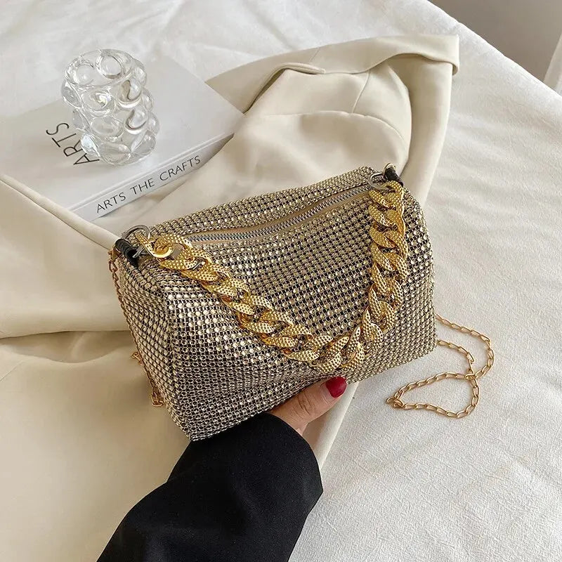 Bolso Cubo con Pedrería y Cadena Brillante – Mini Cartera Cruzada para Mujer