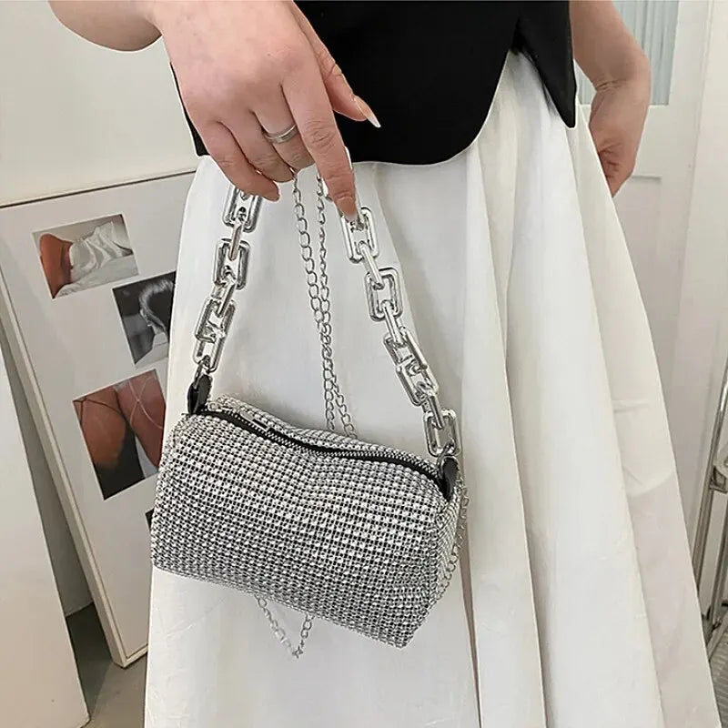 Bolso Cubo con Pedrería y Cadena Brillante – Mini Cartera Cruzada para Mujer